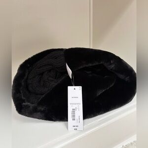 NWT Liz Claiborne || Knit Infinity Scarf in Black